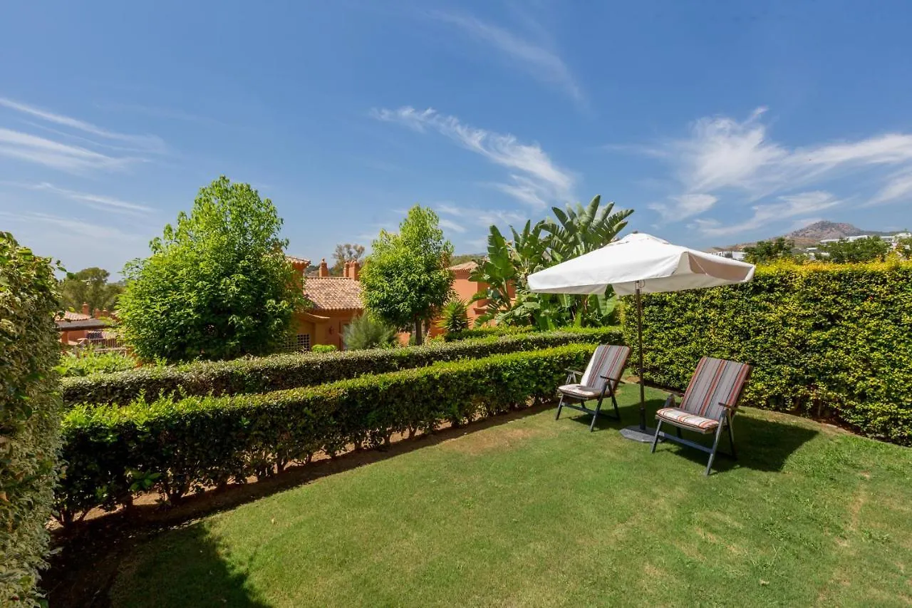 Luxury Apartment In Benatalaya Estepona 0*,