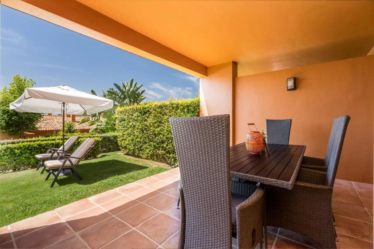 Luxury Apartment In Benatalaya Estepona