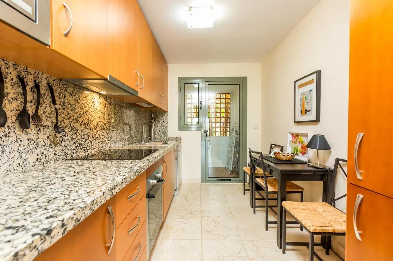 Luxury Apartment In Benatalaya Estepona